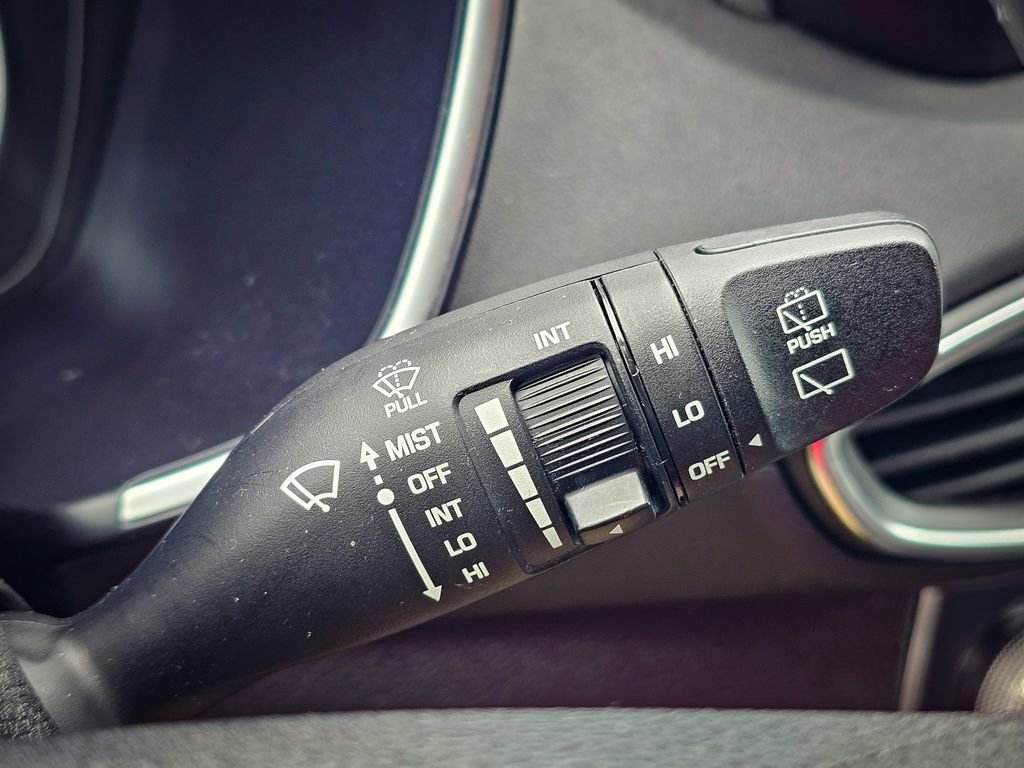 Used 2019 Hyundai Santa Fe SE image 16