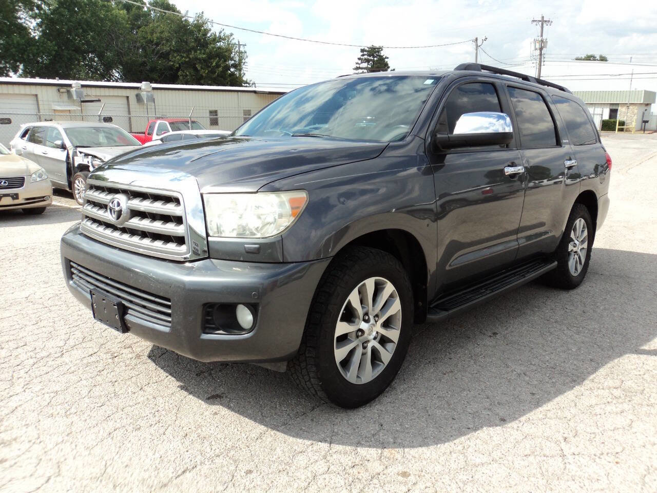 Used 2014 Toyota Sequoia Limited image 1