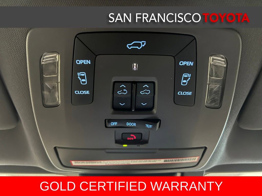 Certified 2022 Toyota Sienna Platinum image 33