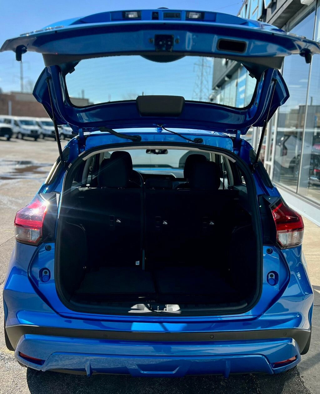 Used 2024 Nissan Kicks SV image 8