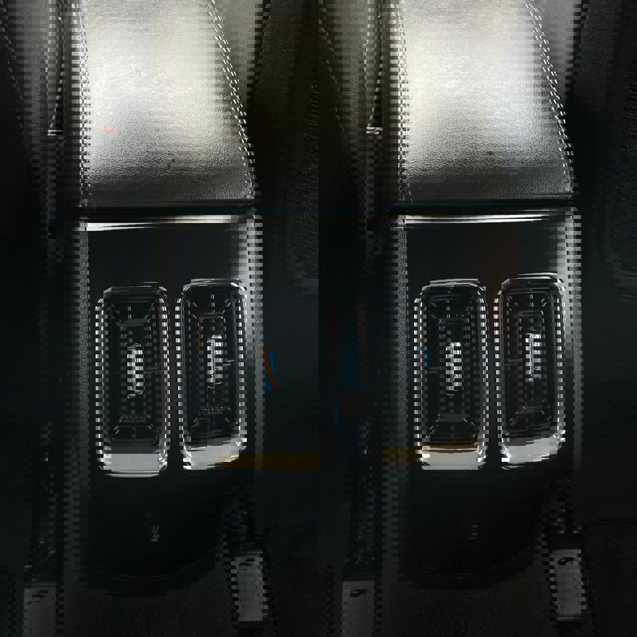 Used 2025 Kia Sorento LX image 24