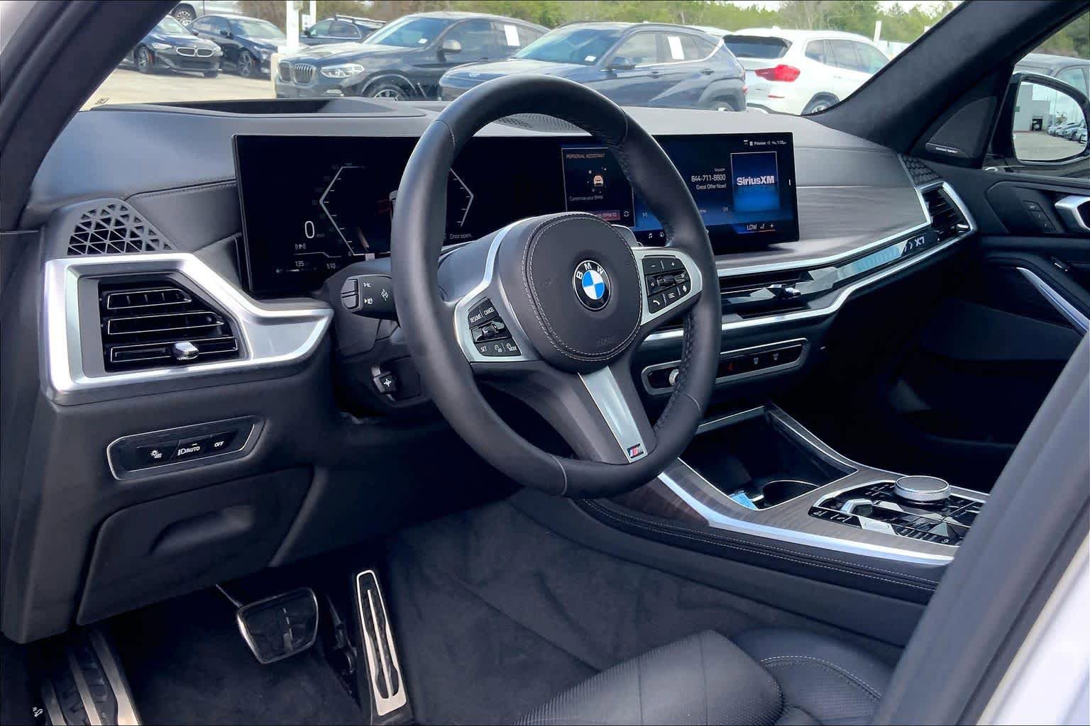 Used 2024 BMW X7 xDrive40i w/ M Sport Package image 17