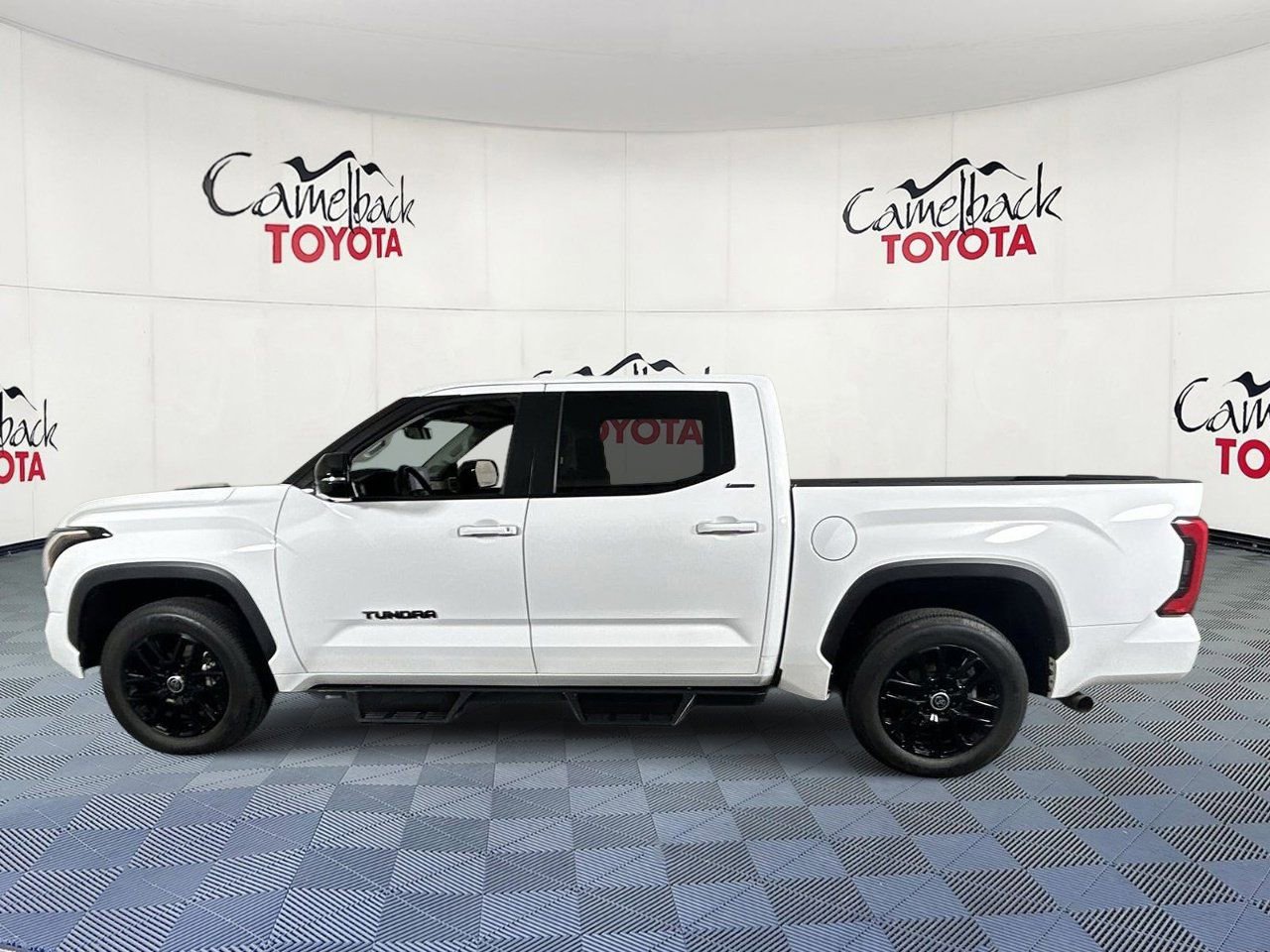 Used 2024 Toyota Tundra Limited AWD/4WD image 4
