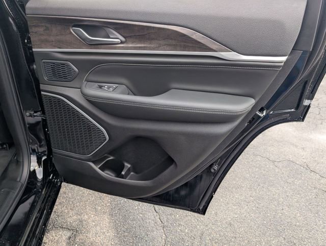 New 2026 Jeep Grand Cherokee Limited AWD/4WD image 31