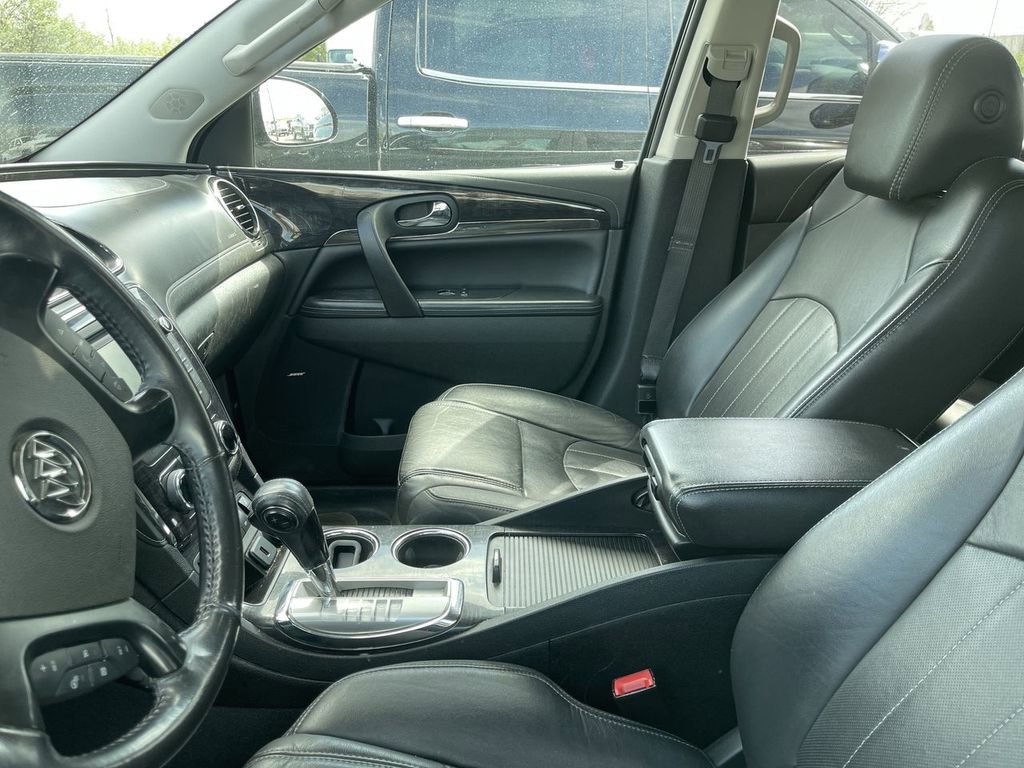 Used 2017 Buick Enclave Leather w/ Trailering Package image 4
