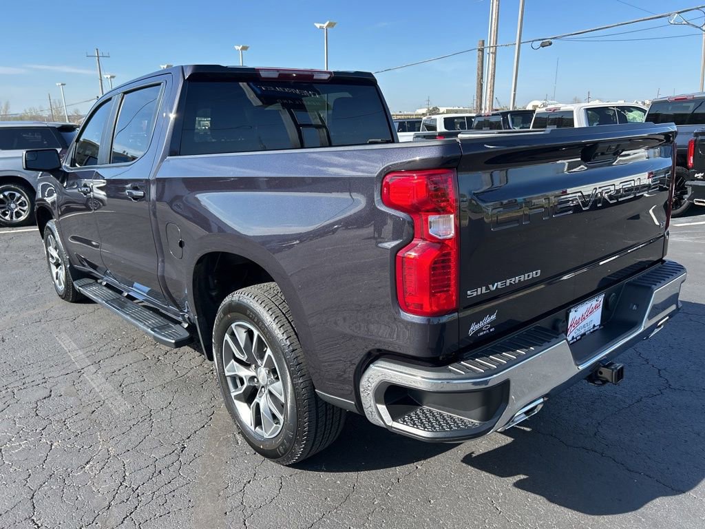 Used 2022 Chevrolet Silverado 1500 LT w/ Z71 Off-Road Package AWD/4WD image 7