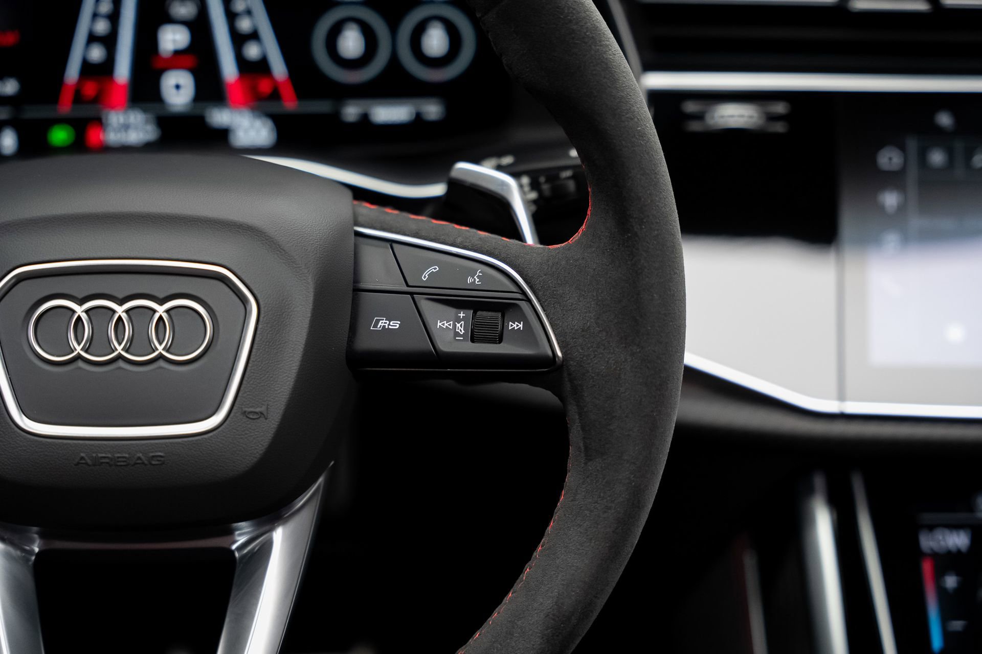 Used 2026 Audi RS Q8 performance AWD/4WD image 45