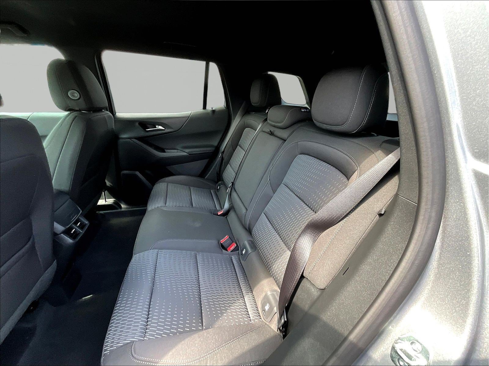 New 2027 Chevrolet Equinox LT w/ Safety and Technology Package AWD/4WD image 15