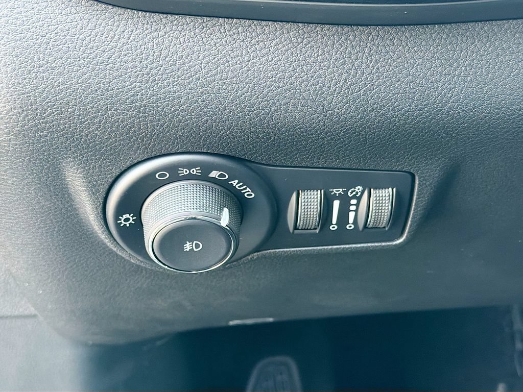 New 2026 Jeep Compass Latitude AWD/4WD image 15