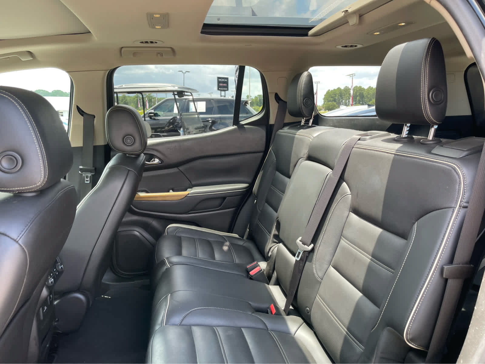 Used 2018 GMC Acadia Denali w/ Technology Package AWD/4WD image 21