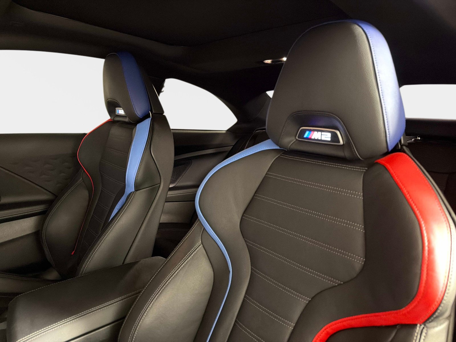 Used 2023 BMW M2 w/ Lighting Package RWD image 30