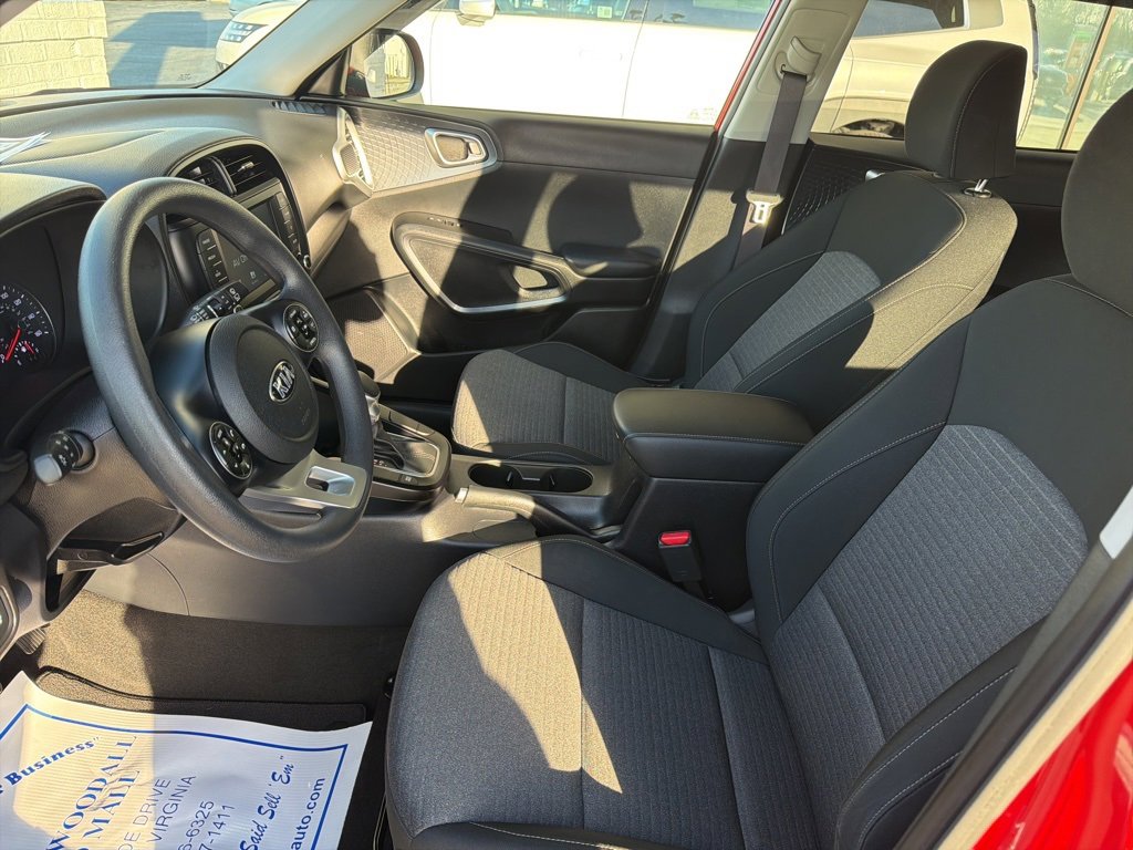 Used 2020 Kia Soul S image 12