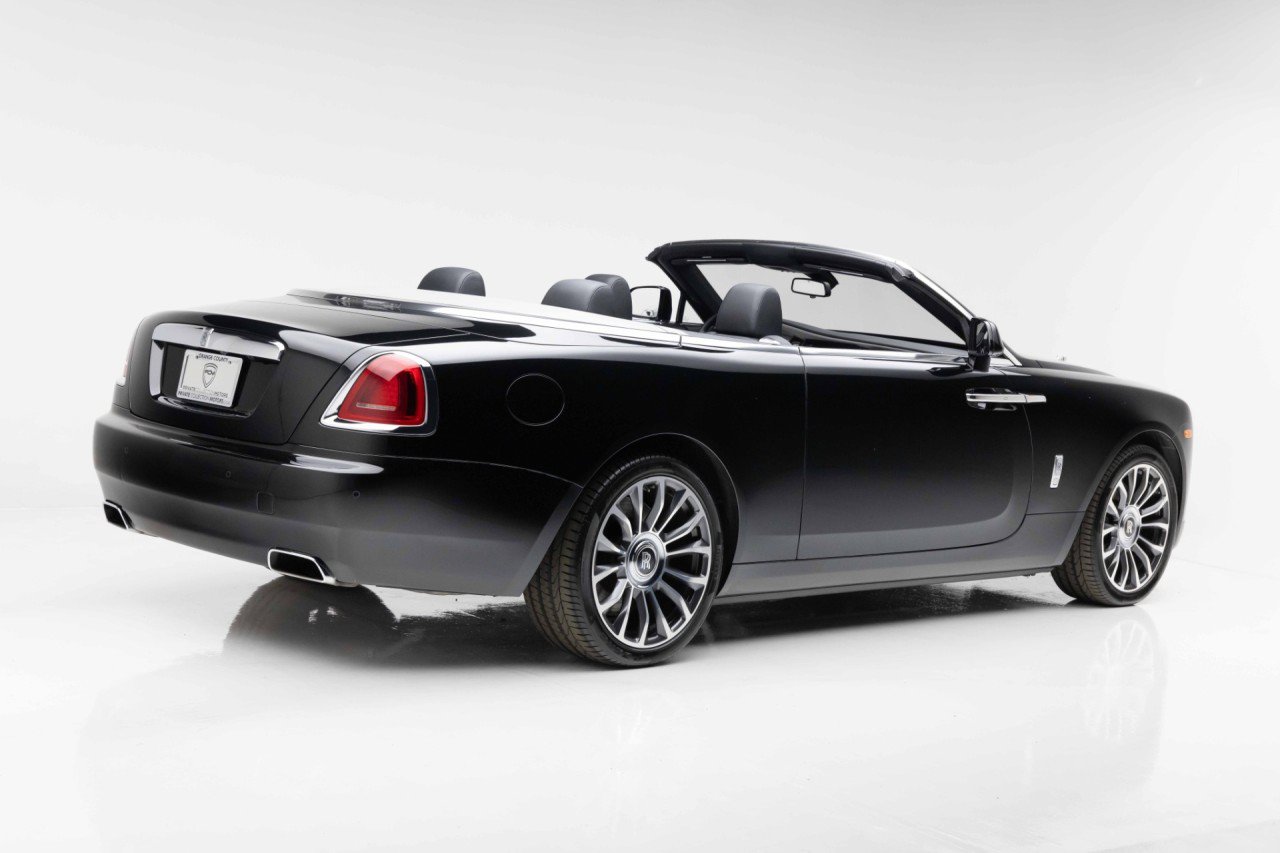 Used 2019 Rolls-Royce Dawn RWD image 11