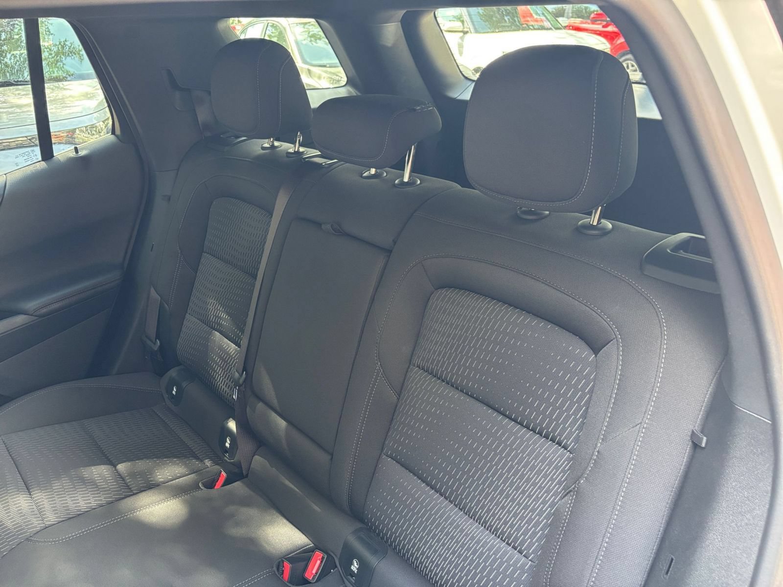 Used 2025 Chevrolet Equinox LT FWD image 36