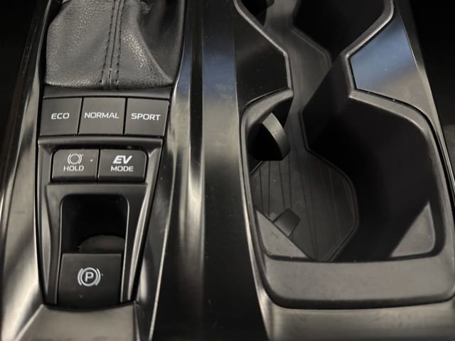 Used 2025 Toyota Camry LE image 25