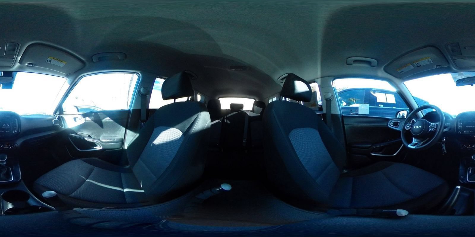 Used 2025 Kia Soul LX w/ LX Technology Package FWD image 39