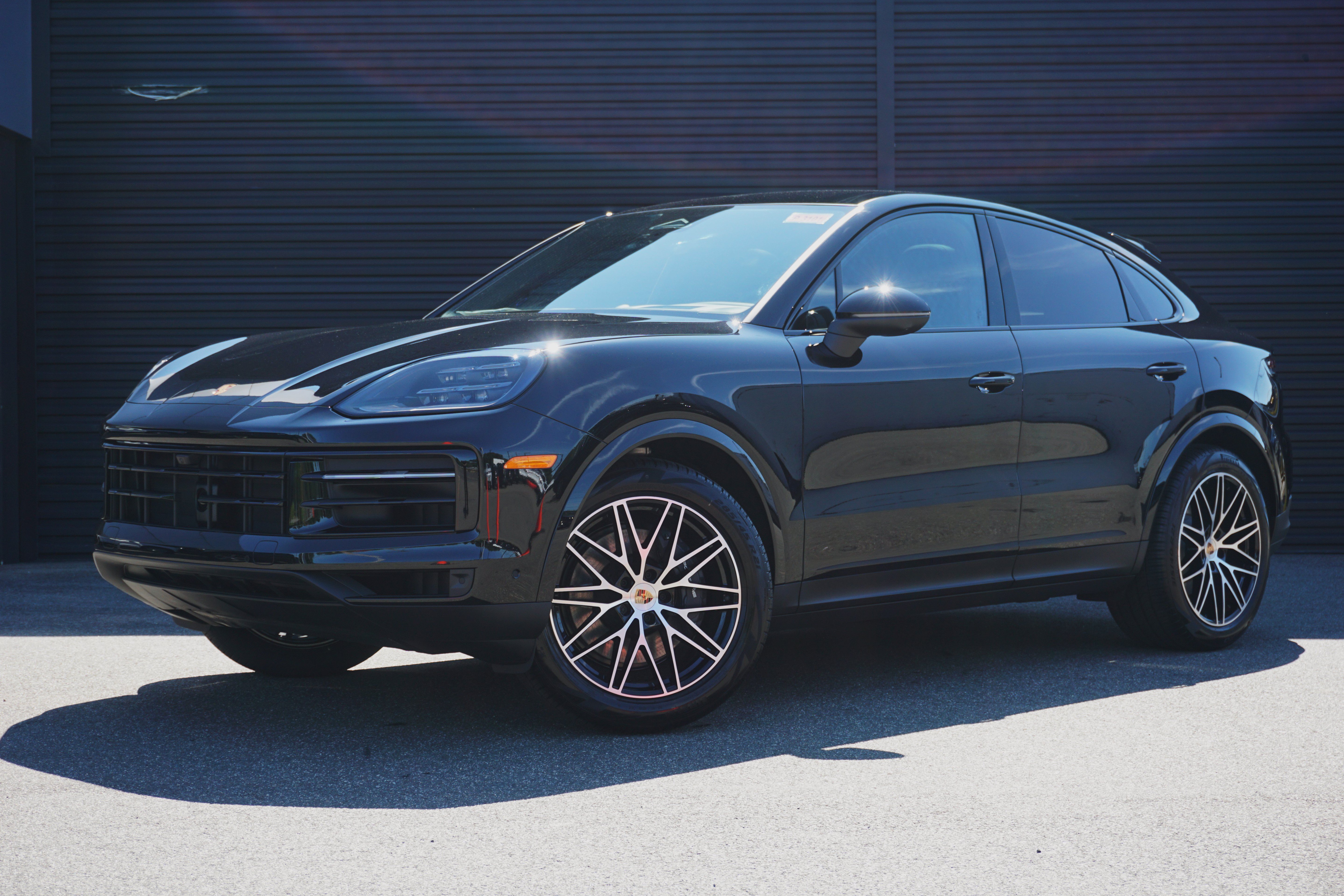 New 2026 Porsche Cayenne Coupe AWD/4WD image 1