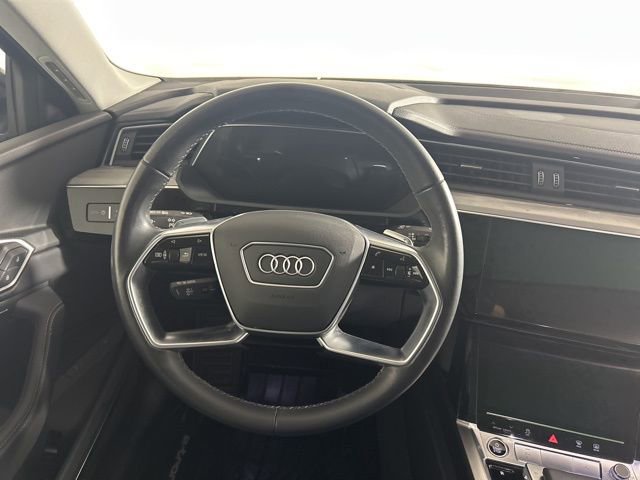 Used 2024 Audi Q8 e-tron Premium Plus w/ Premium Plus Package image 17