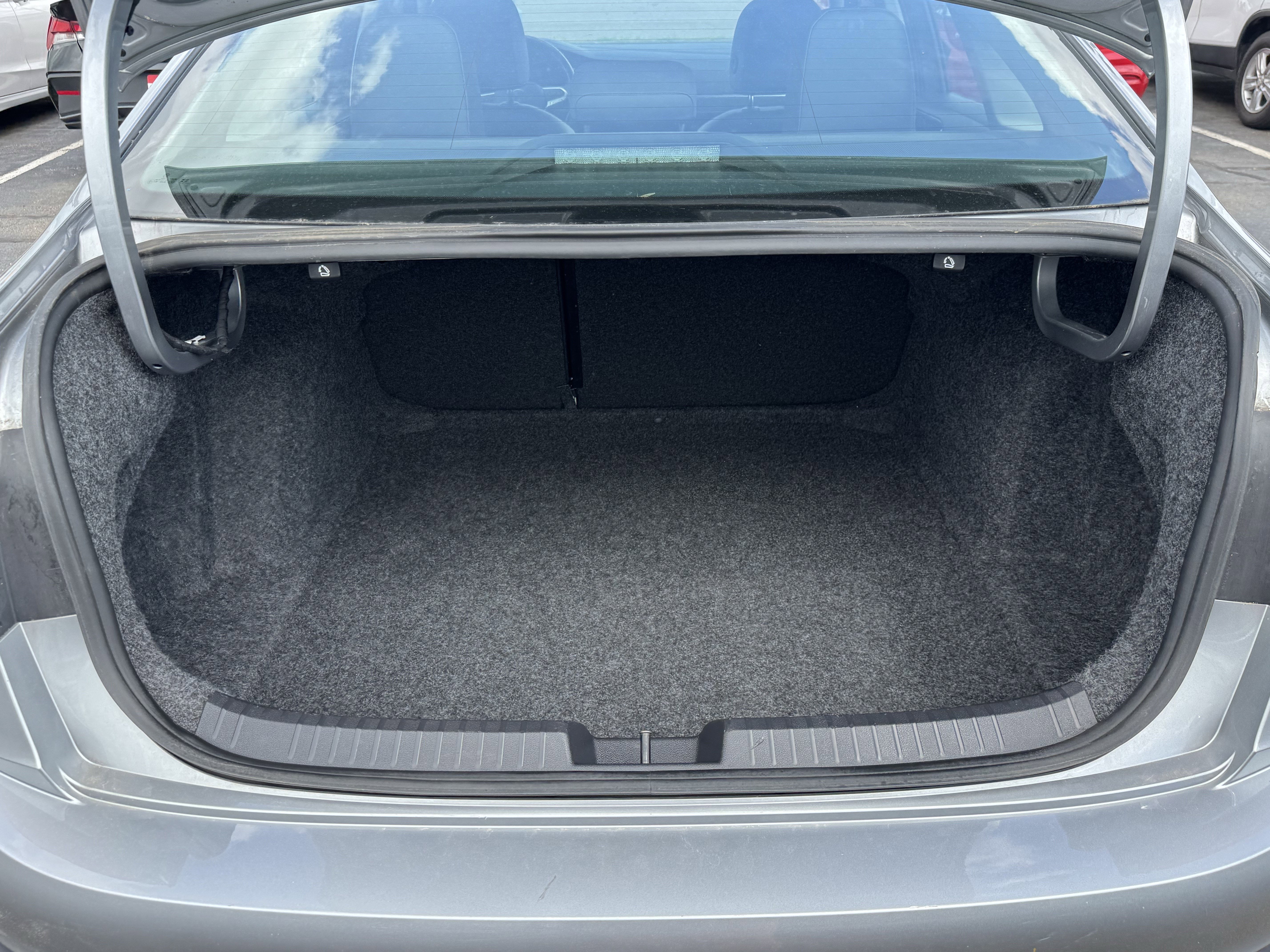 Used 2024 Volkswagen Jetta SE image 13