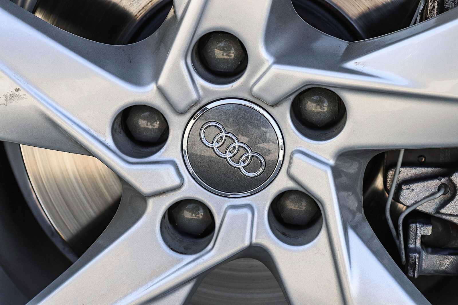 Used 2018 Audi A4 2.0T Ultra Premium image 15