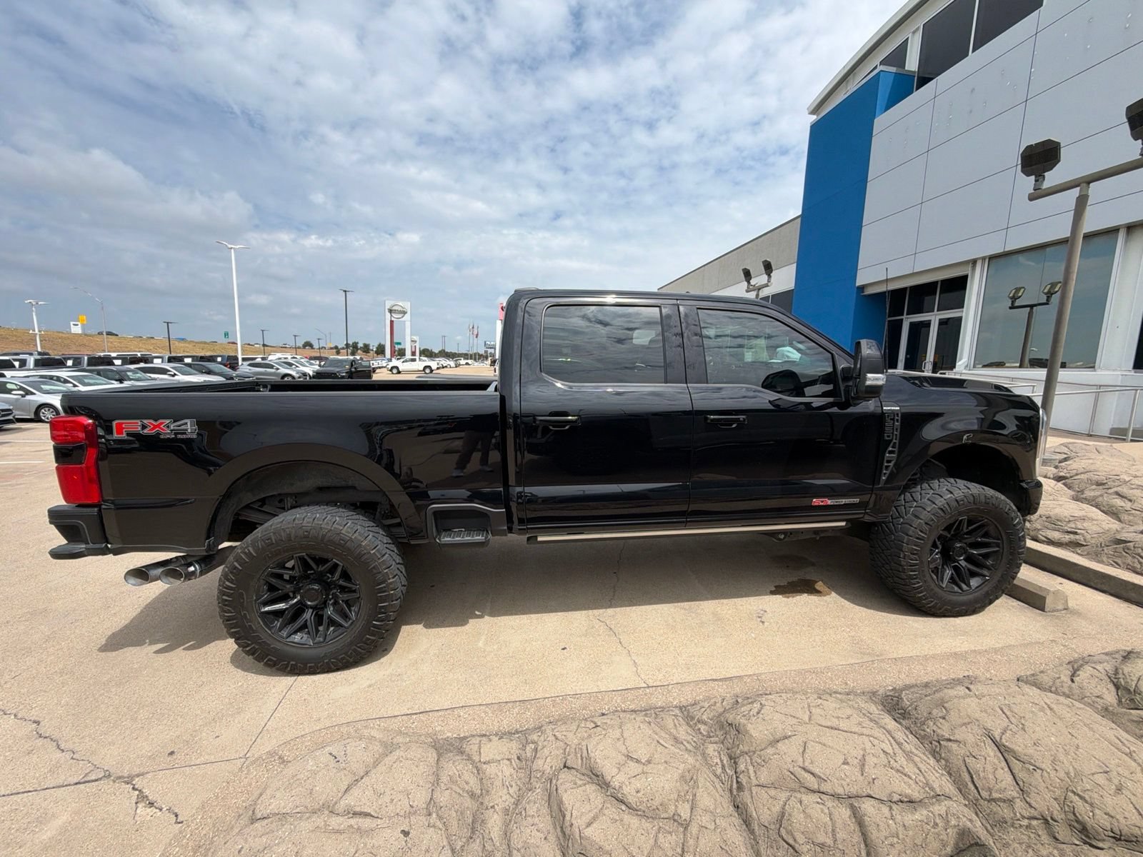 Used 2025 Ford F250 Platinum AWD/4WD image 5