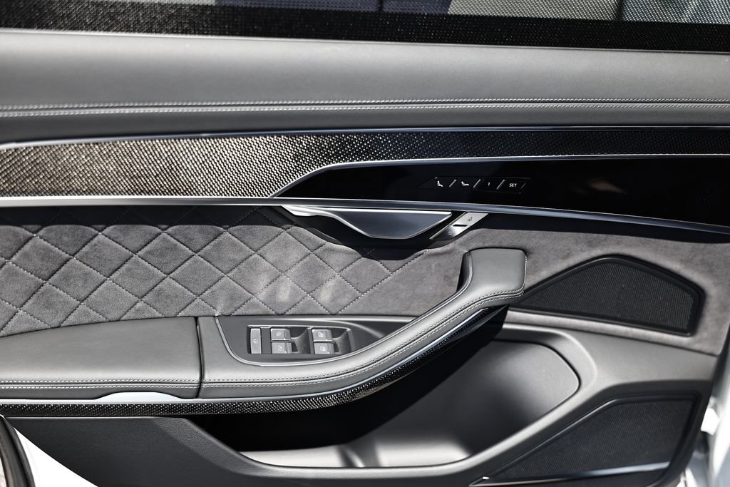 Used 2025 Audi S8 AWD/4WD image 24
