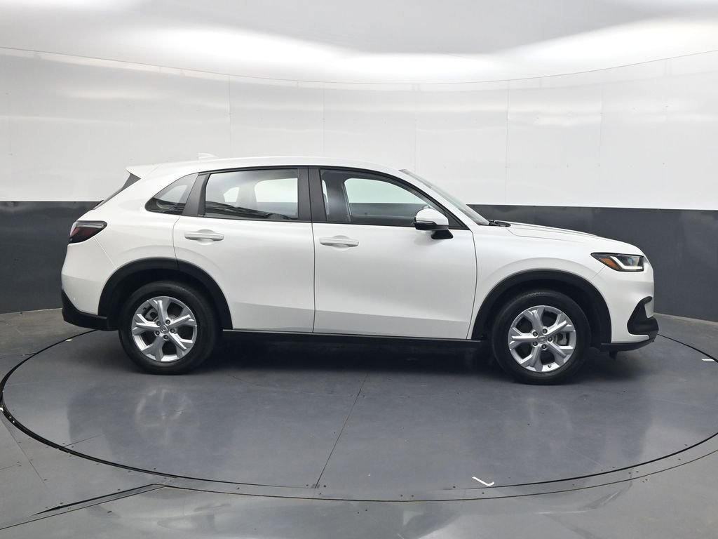 Used 2025 Honda HR-V LX image 3