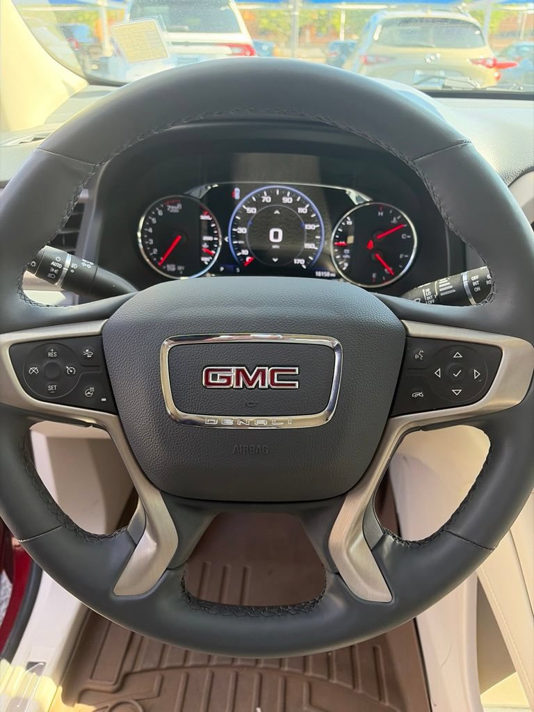 Used 2023 GMC Acadia Denali w/ Denali Ultimate Package FWD image 9