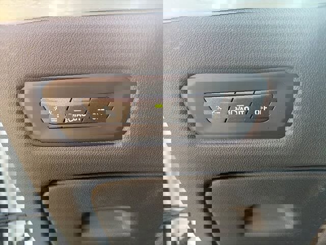 Used 2025 BMW X5 xDrive40i w/ Executive Package image 8