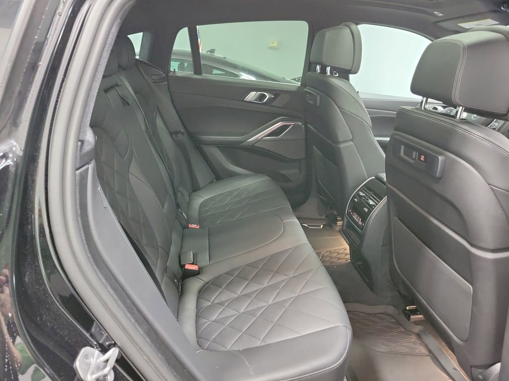 Used 2023 BMW X6 xDrive40i image 15