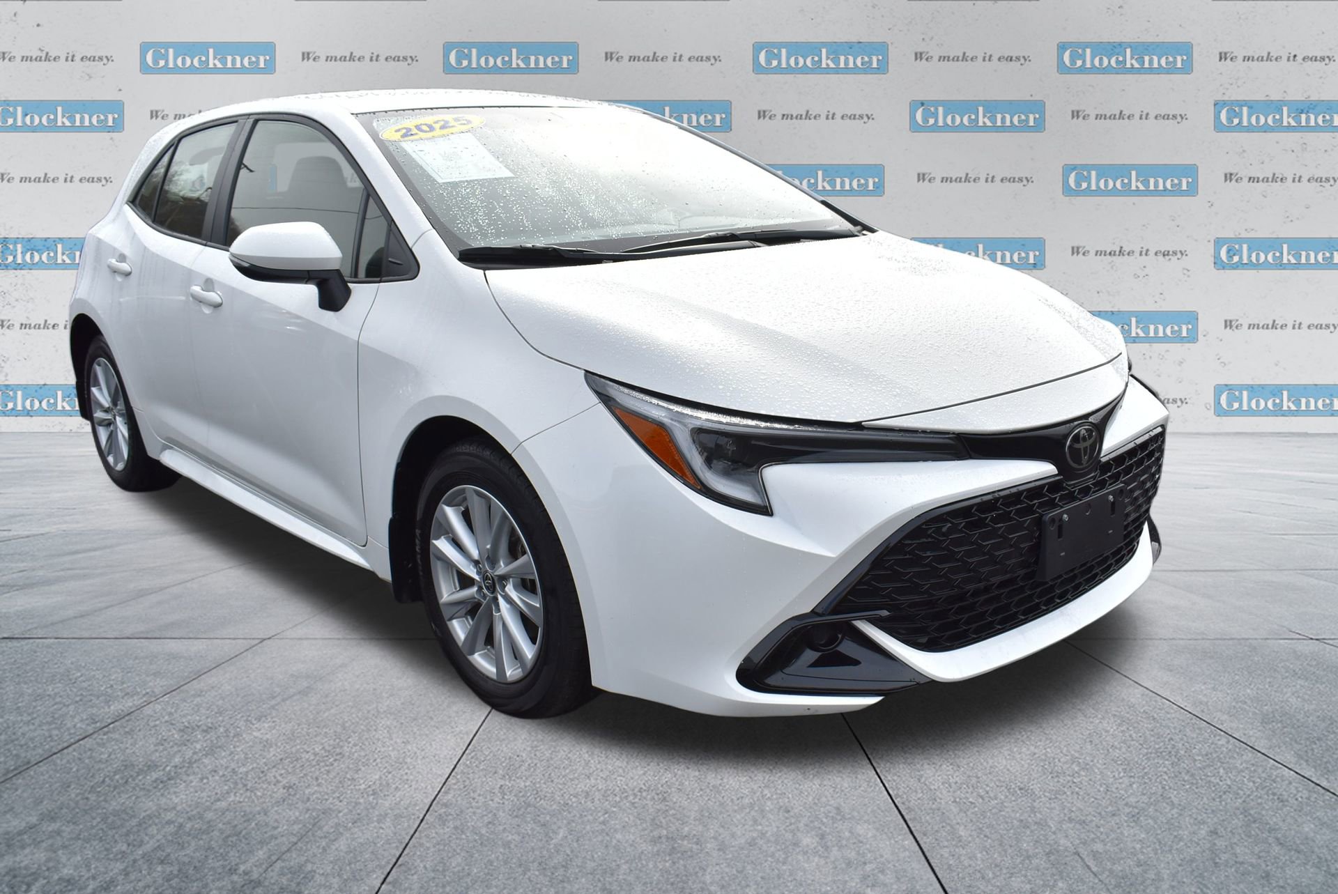 Used 2025 Toyota Corolla SE w/ SE Package image 31