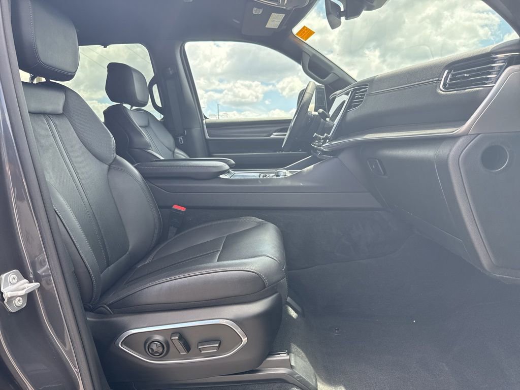 Used 2023 Jeep Wagoneer Series III w/ Convenience Group I image 10