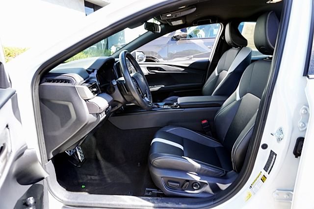 Used 2025 Toyota Camry SE FWD image 14