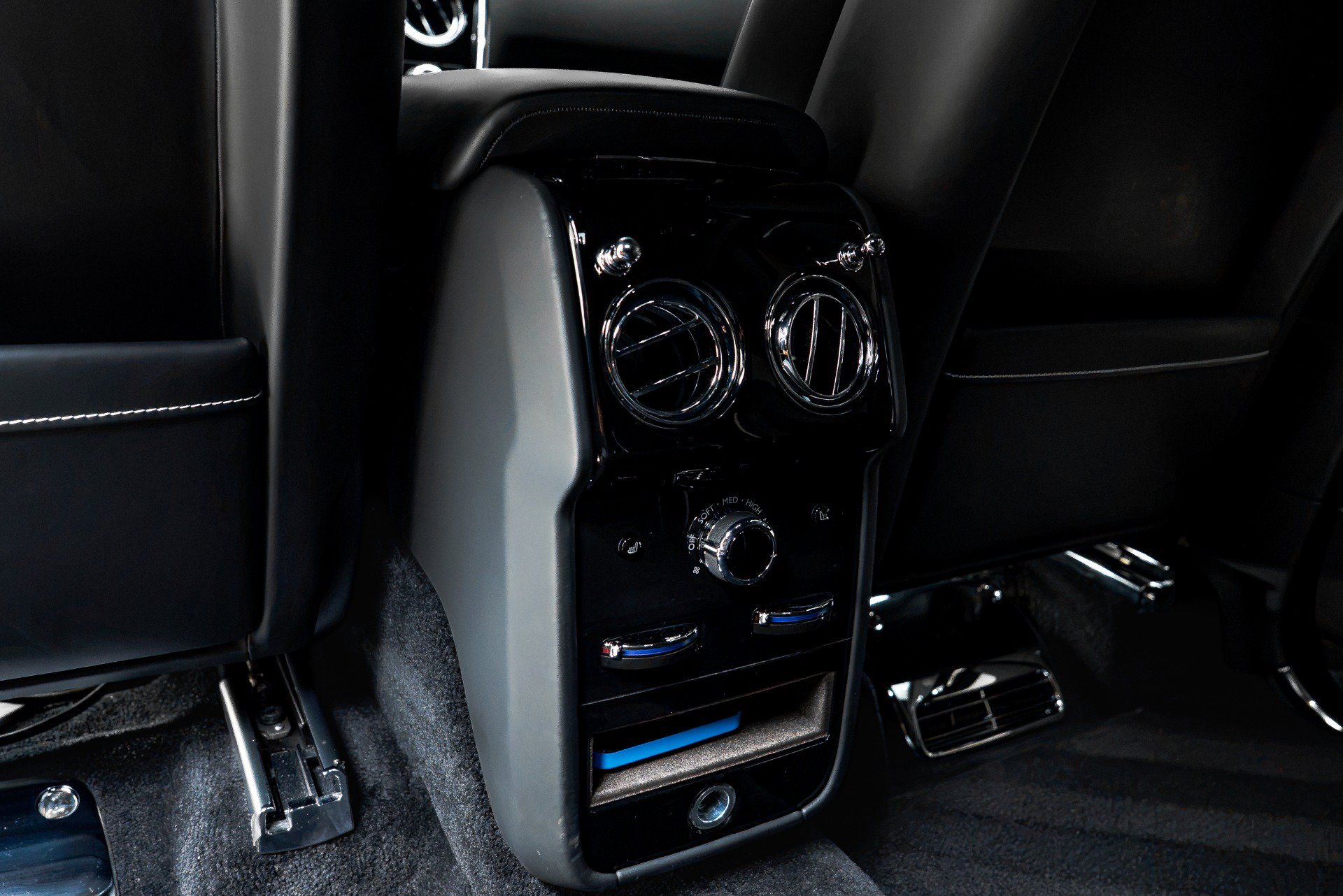 Used 2020 Rolls-Royce Cullinan AWD/4WD image 47