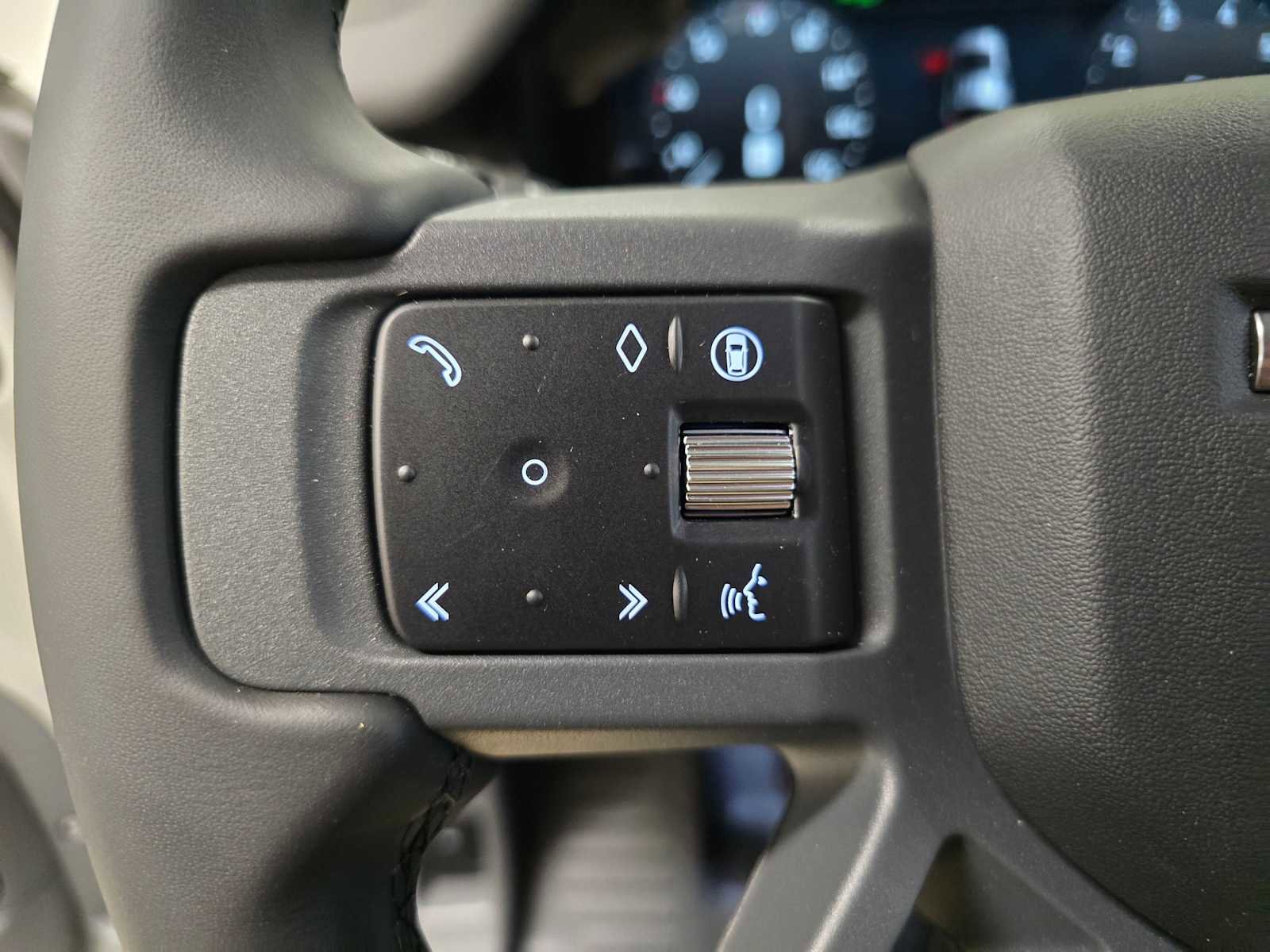New 2026 Land Rover Defender 110 X-Dynamic SE AWD/4WD image 25