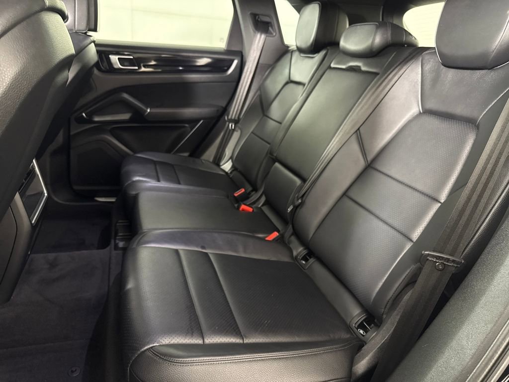 Used 2020 Porsche Cayenne Base image 13