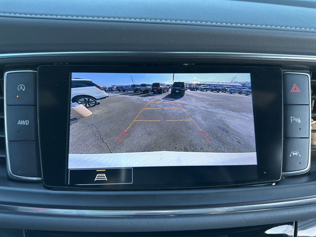 Used 2022 Buick Enclave Essence image 17