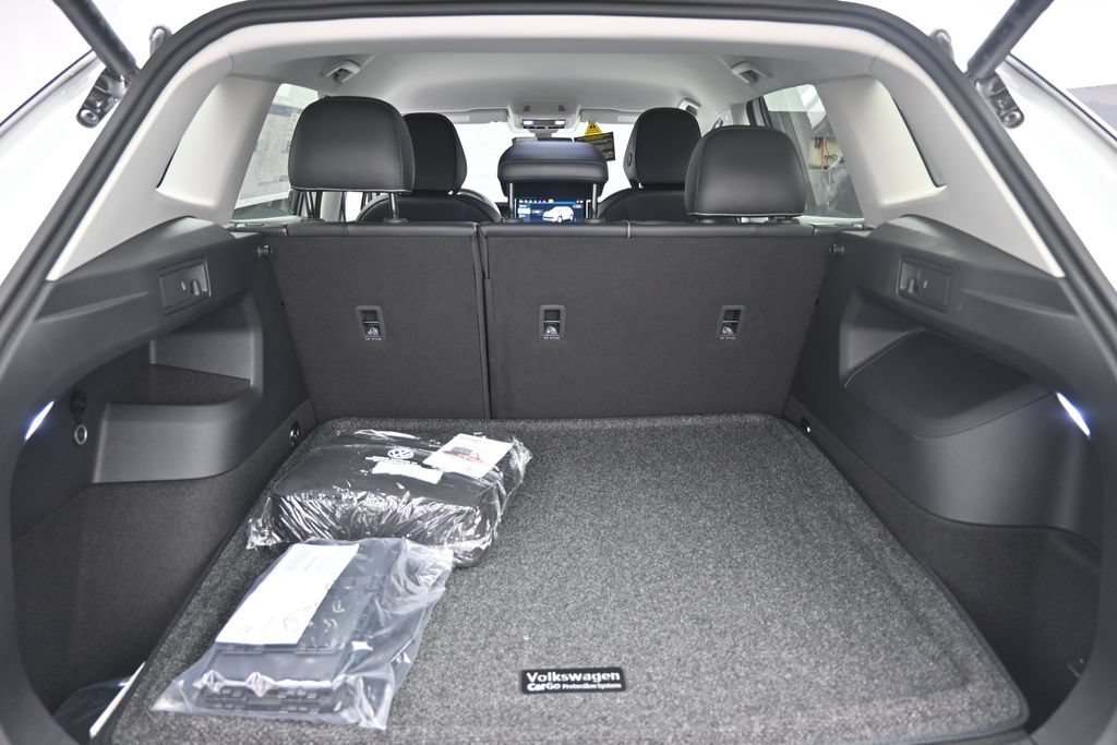 New 2026 Volkswagen Tiguan SE FWD image 27