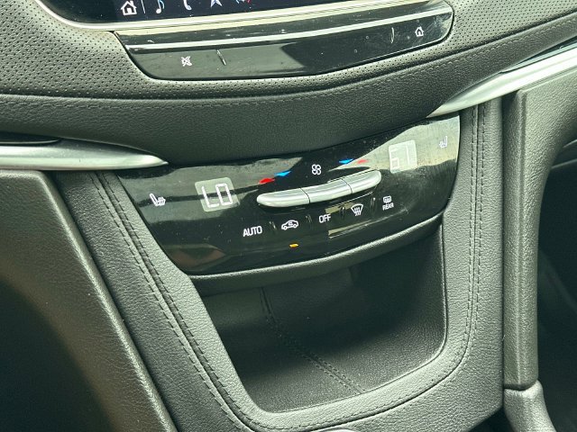 Certified 2025 Cadillac XT5 Premium Luxury w/ LPO, Floor Liner Package AWD/4WD image 34
