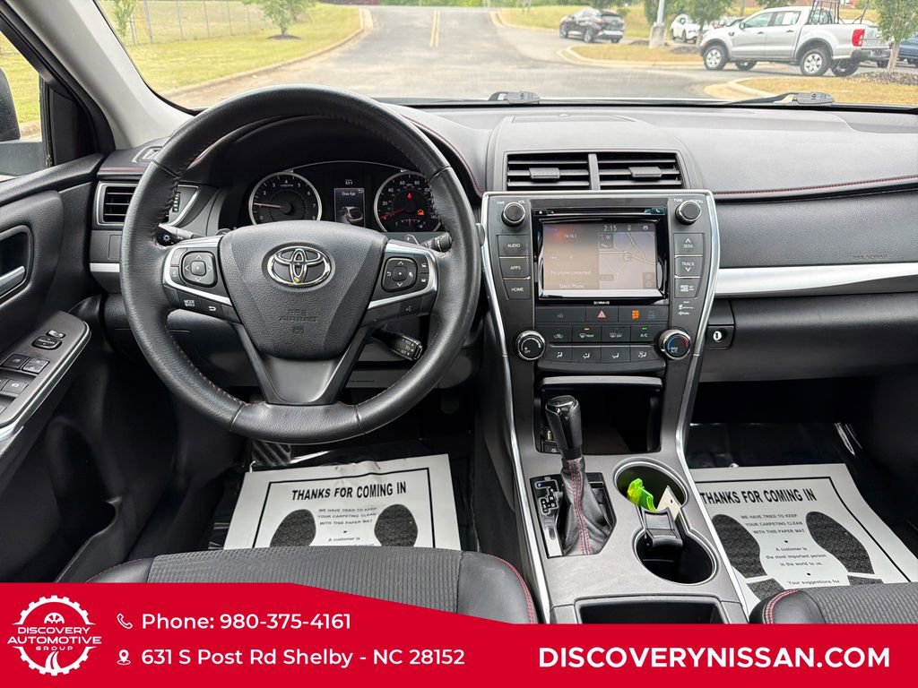Used 2017 Toyota Camry SE w/ Moonroof Package FWD image 27