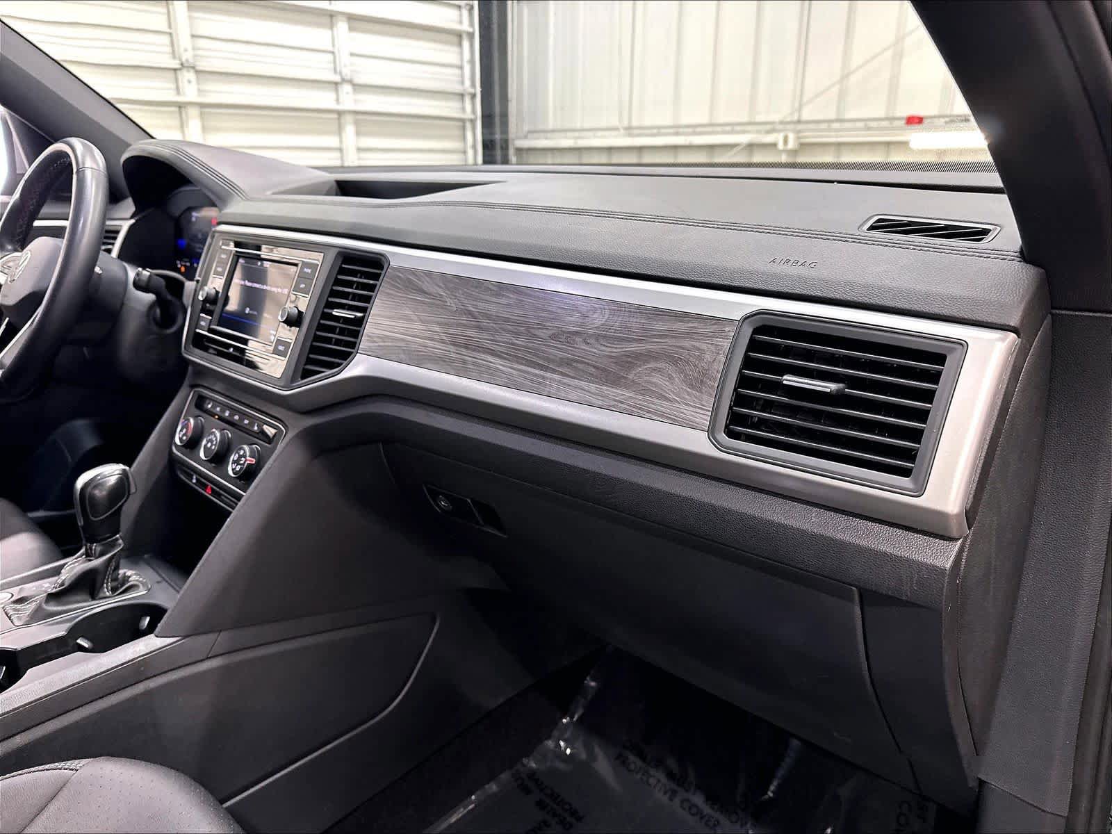 Used 2023 Volkswagen Atlas Cross Sport SE AWD/4WD image 29