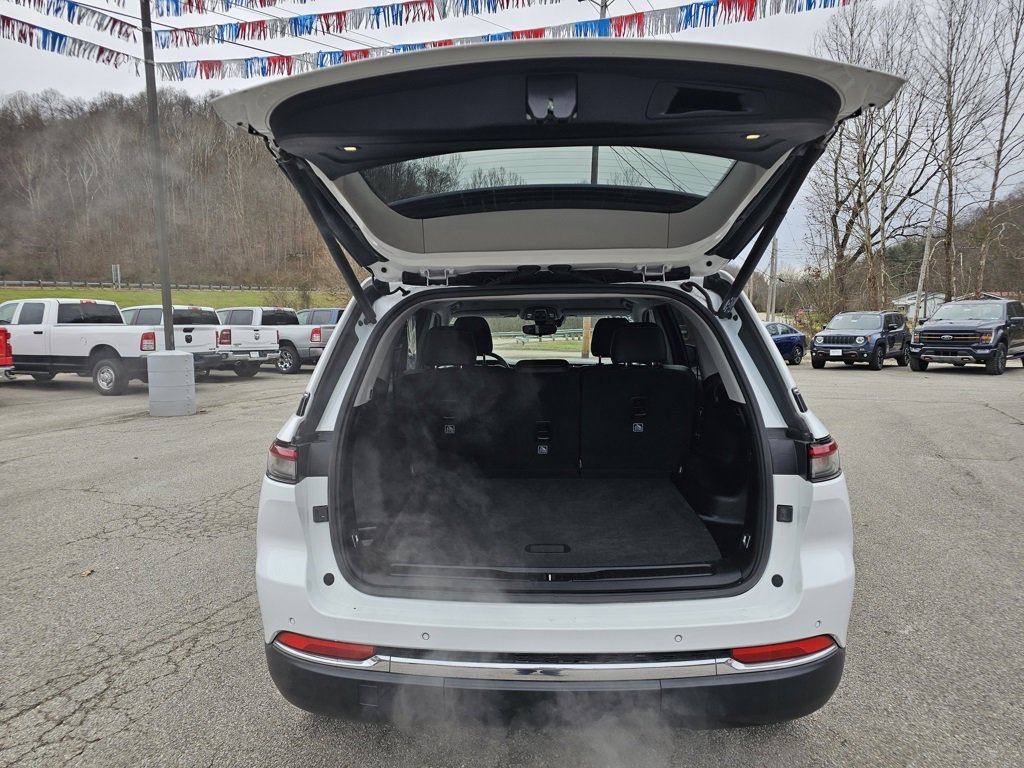 Used 2024 Jeep Grand Cherokee Limited image 22