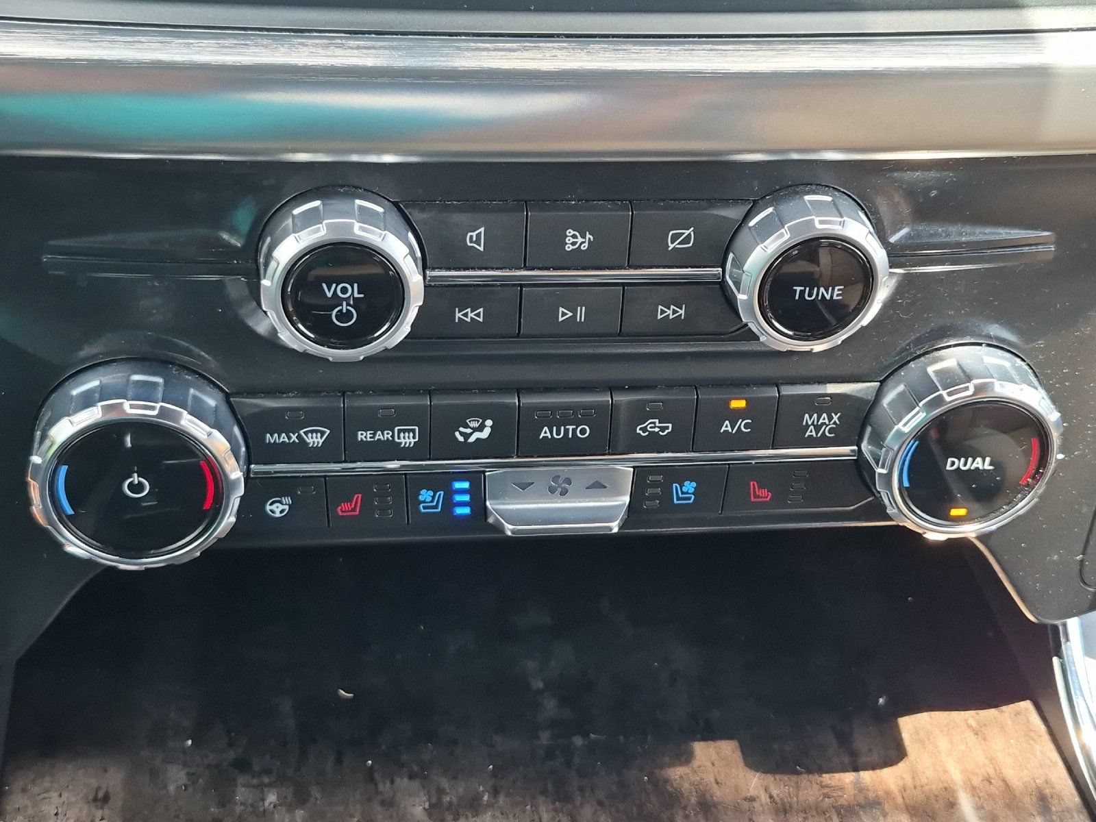 Used 2022 Ford F150 Lariat w/ Equipment Group 502A High AWD/4WD image 19