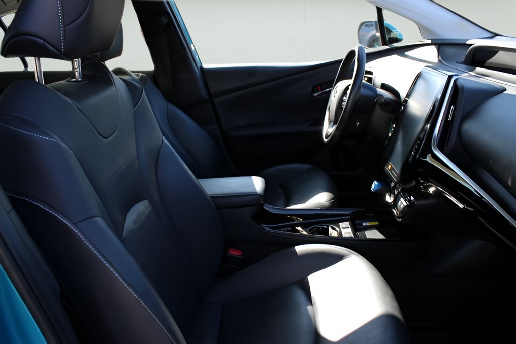Certified 2020 Toyota Prius Prime Limited FWD image 24