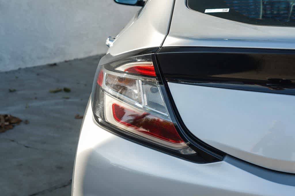 Used 2017 Chevrolet Volt Premier w/ Driver Confidence II Package FWD image 7