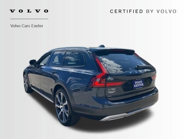 Certified 2025 Volvo V90 B6 Cross Country Ultra AWD/4WD image 6