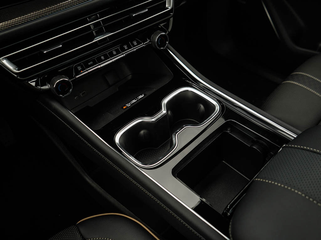 New 2026 Chevrolet Traverse High Country w/ LPO, Floor Liner Package image 29