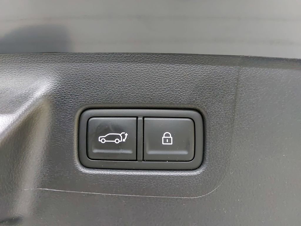 Used 2025 Hyundai Santa Fe SE FWD image 14