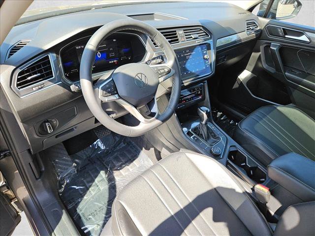 Used 2022 Volkswagen Tiguan SE AWD/4WD image 10