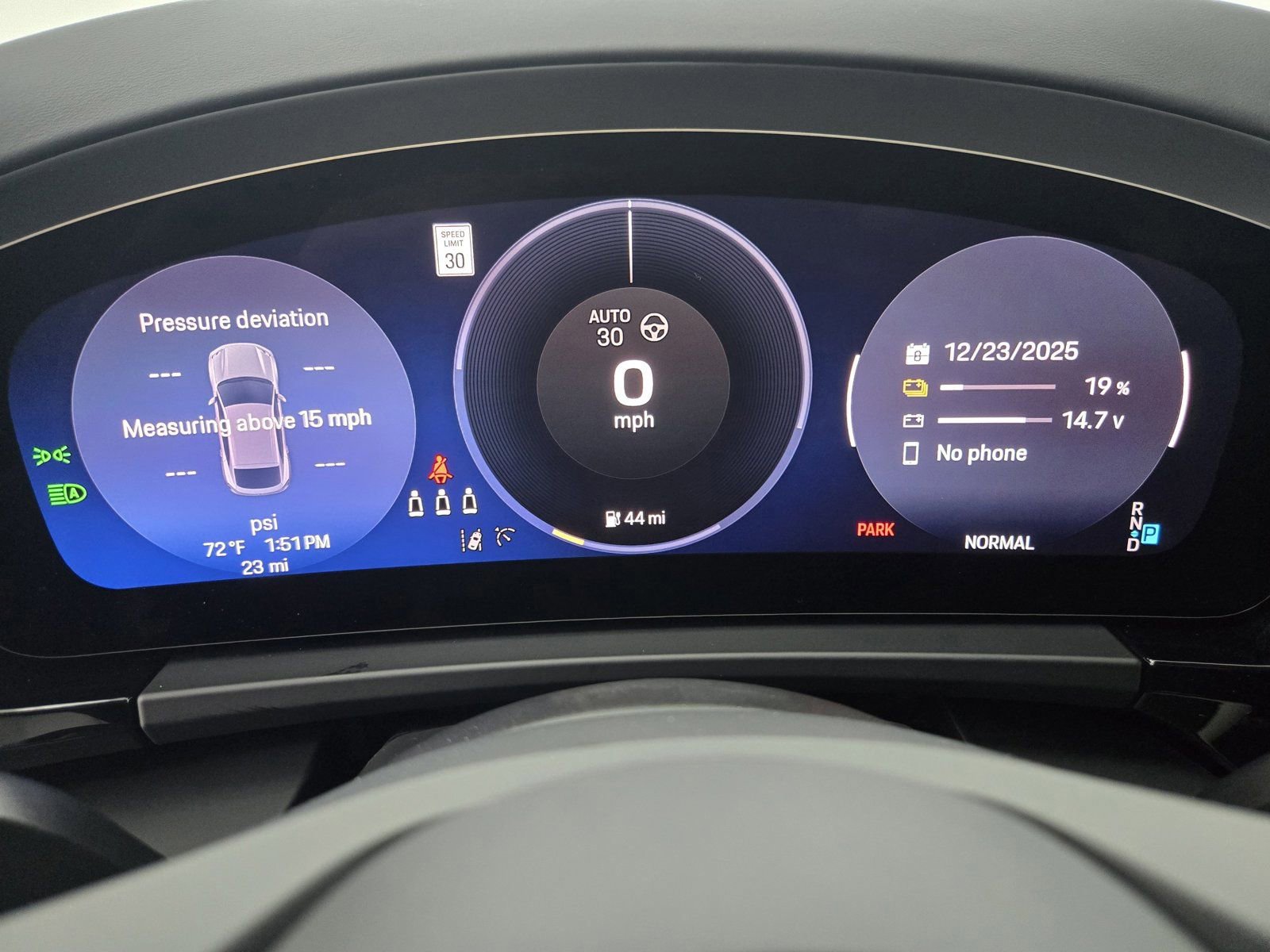 New 2025 Porsche Macan 4S Electric image 22